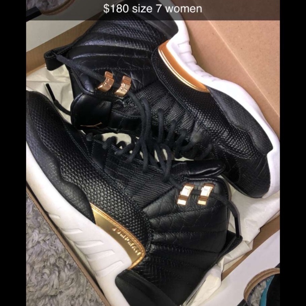 Jordan 12 midnight black